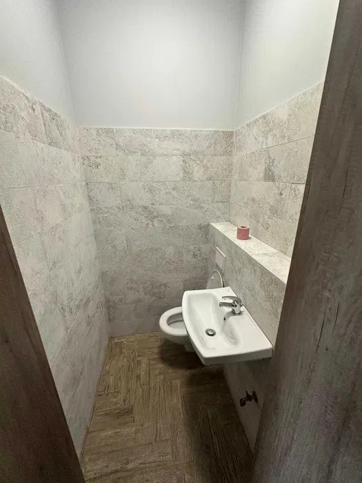 Spatiu comercial de 98mp , zona : Floresti BMW 