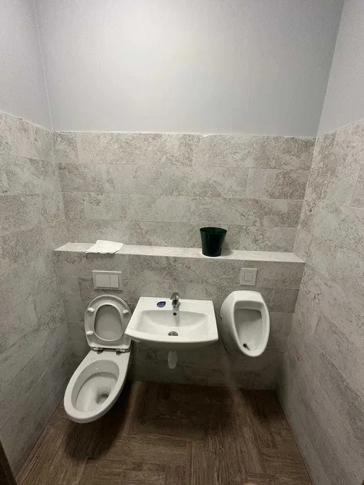 Spatiu comercial de 98mp , zona : Floresti BMW 