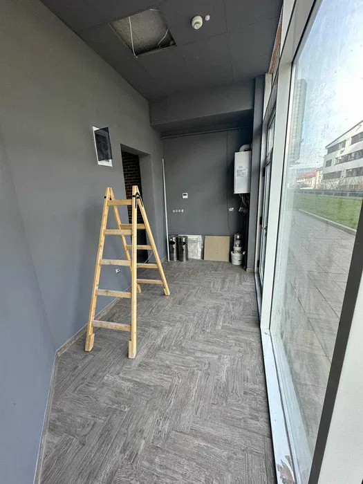 Spatiu comercial de 98mp , zona : Floresti BMW 