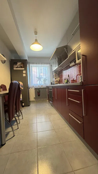 Apartament 2 camere decomandat, 57mp, etaj 1, zona Primariei Floresti