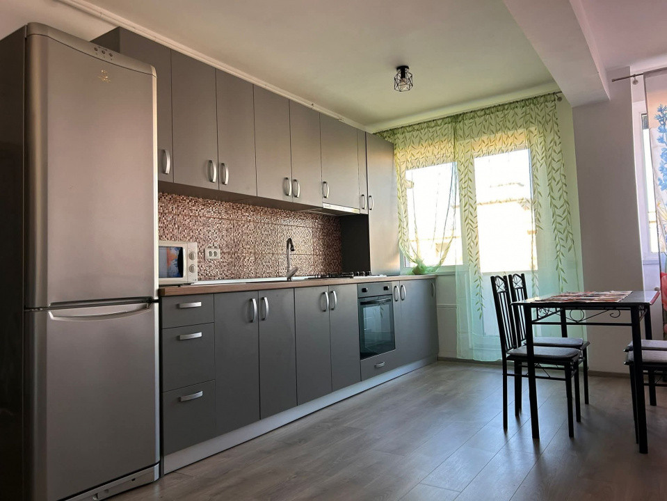 Apartament 3 camere, 2 bai, zona Prof. Ioan Rus, Floresti