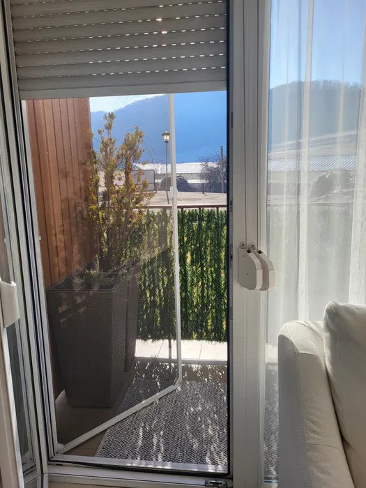 Apartament 3 camere, 60mp, etaj 1, parcare, Florilor 