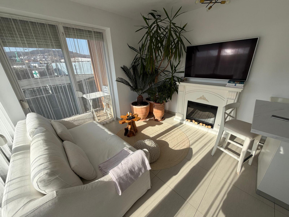 Apartament 3 camere, 60mp, etaj 1, parcare, Florilor 