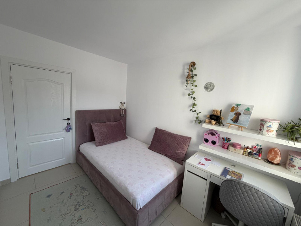 Apartament 3 camere, 60mp, etaj 1, parcare, Florilor 