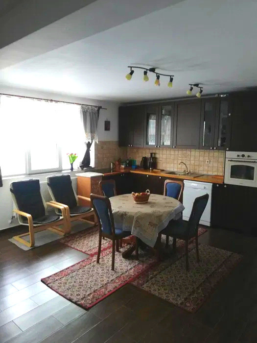 Apartament 3 camere, 64mp, balcon, langa Vivo