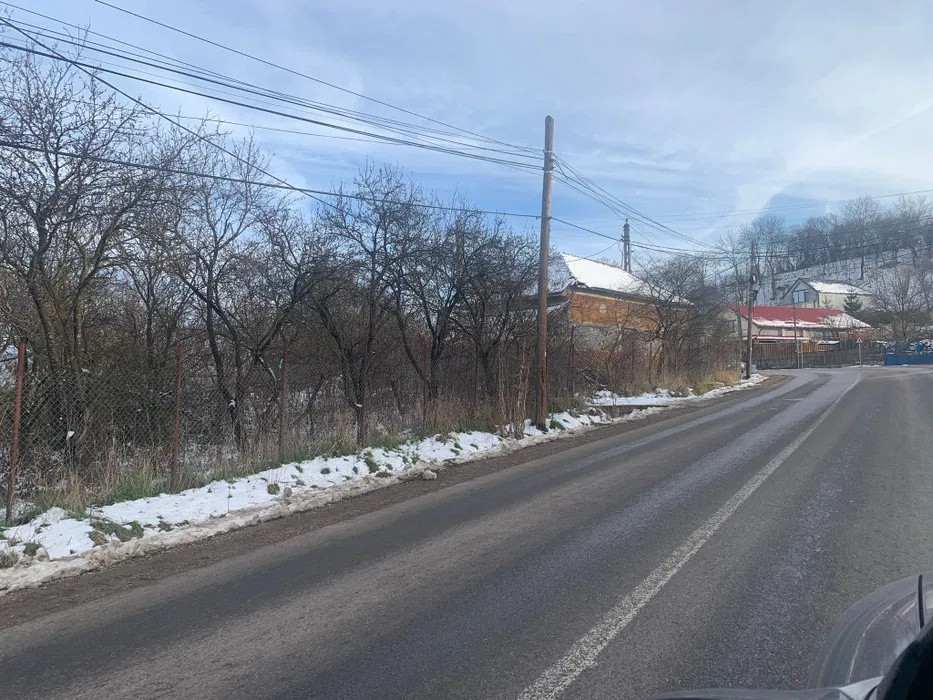 Teren de vanzare suprafata 2451 mp zona : Chinteni 