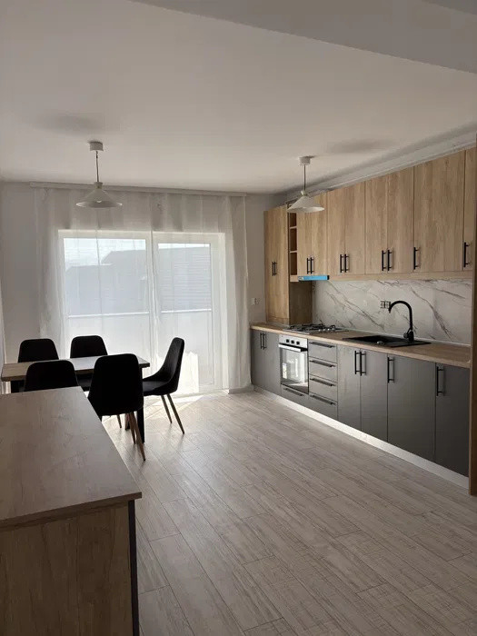 Apartament de vanzare 2 camere,57 mp,Zona Floresti 