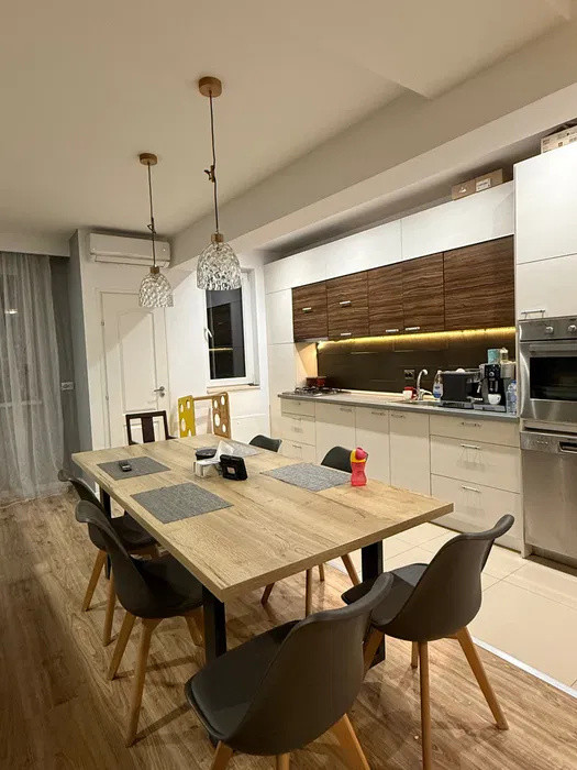 Apartament 3 camere de 84 mp , zona : Floresti Eroilor 