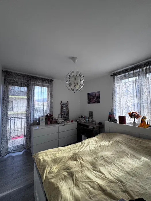 Apartament 2 camere, decomandat, balcon, zona Eroilor, Floresti