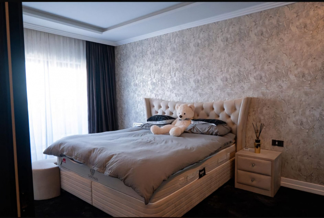 Penthouse 110mp utili, 80mp terasa, 3 camere, 2 bai, Europa