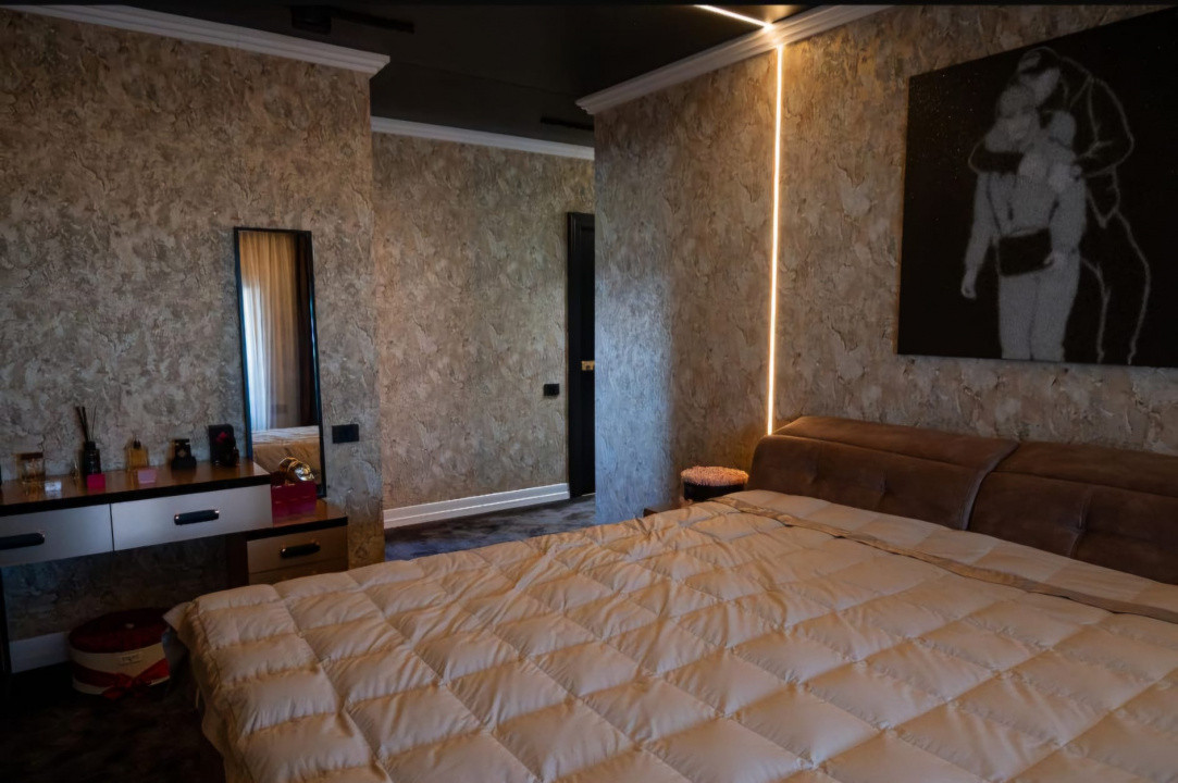 Penthouse 110mp utili, 80mp terasa, 3 camere, 2 bai, Europa