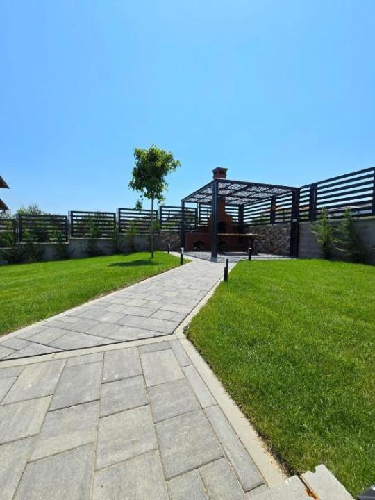 Vilă superbă, 328mp utili, D+P+E, garaj, piscină, SPA, fitness