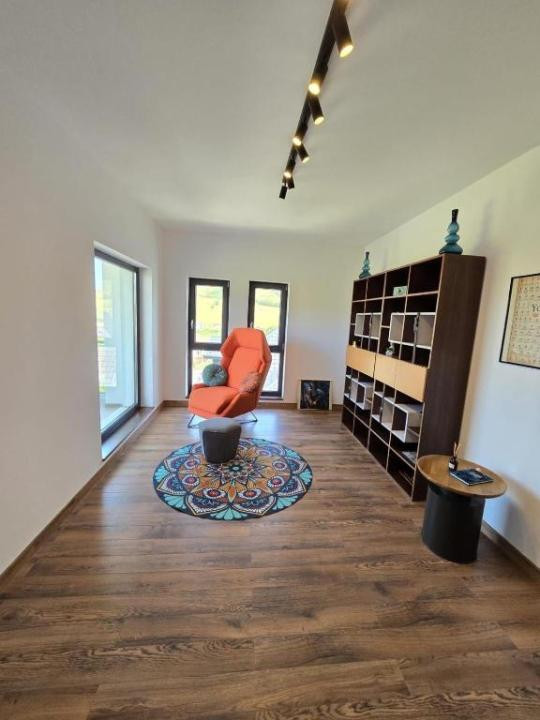 Vilă superbă, 328mp utili, D+P+E, garaj, piscină, SPA, fitness