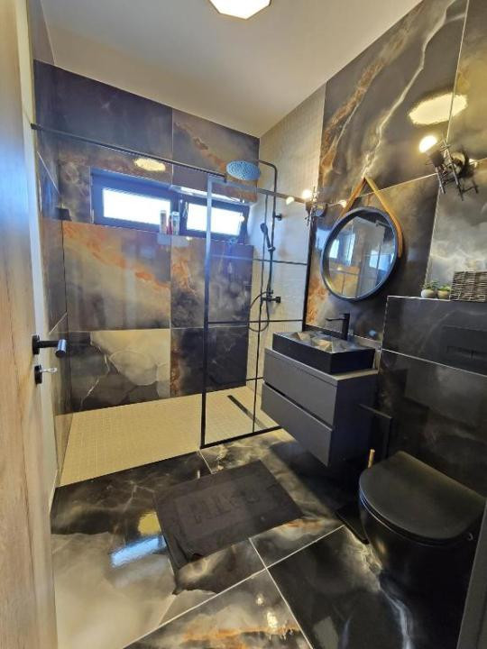 Vilă superbă, 328mp utili, D+P+E, garaj, piscină, SPA, fitness