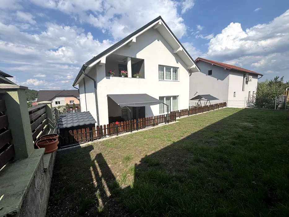 Casă individuală, 146mp, 4 dormitoare, 500mp teren, intrare Câmpenești