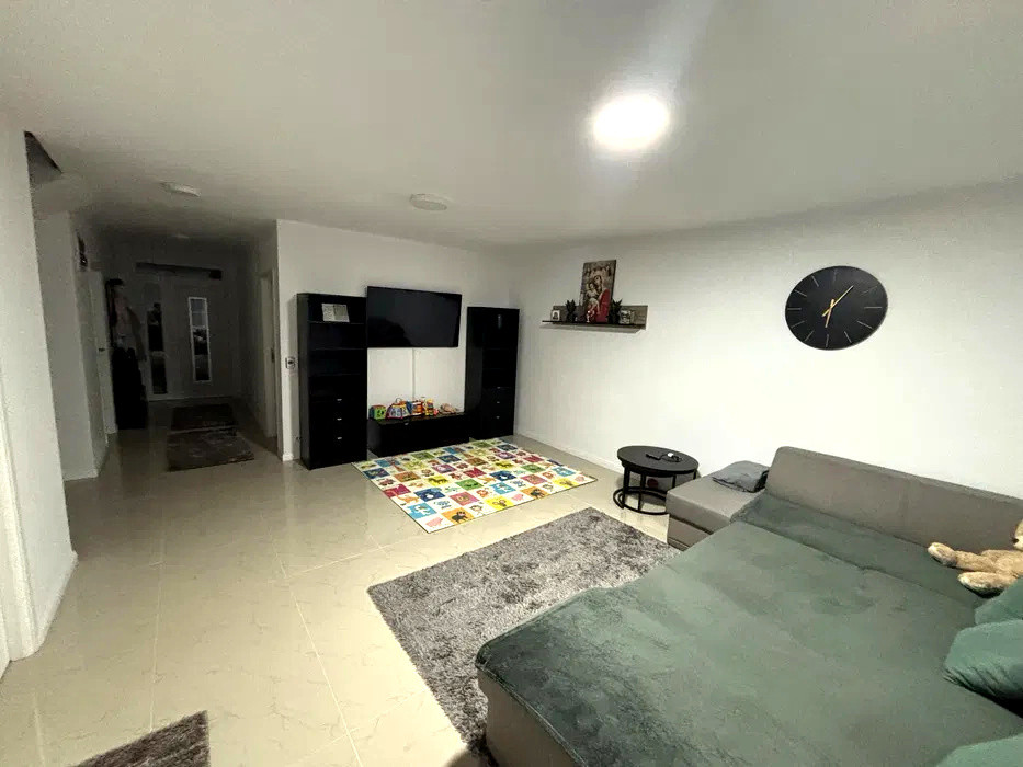 Casă individuală, 146mp, 4 dormitoare, 500mp teren, intrare Câmpenești