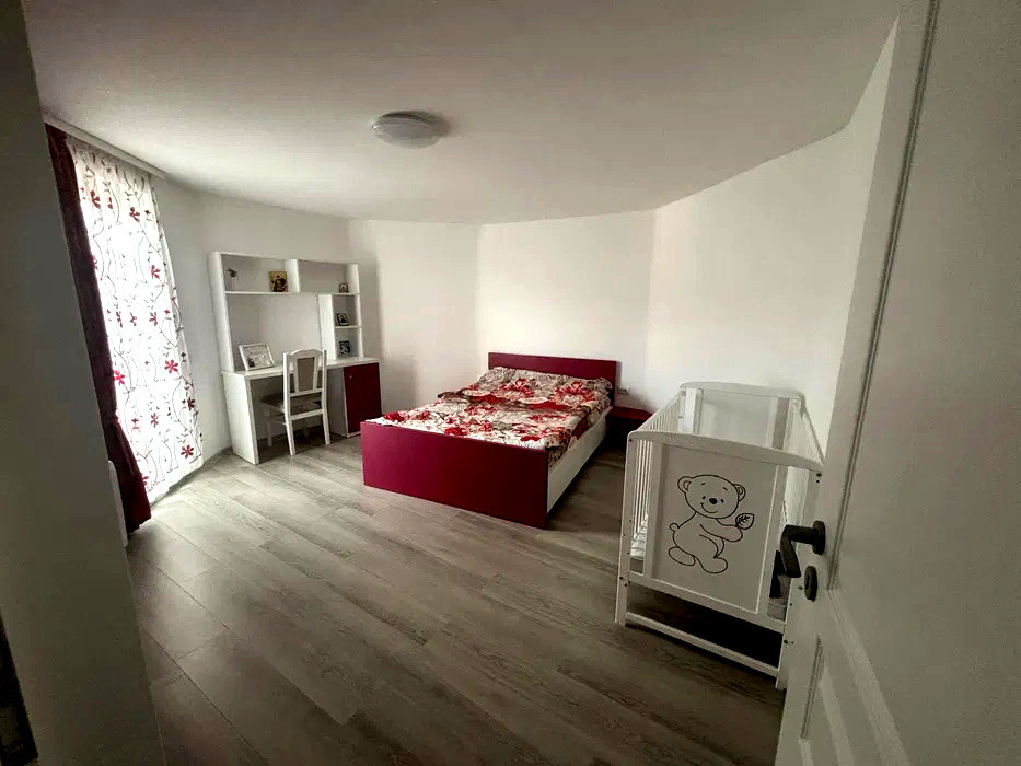 Casă individuală, 146mp, 4 dormitoare, 500mp teren, intrare Câmpenești