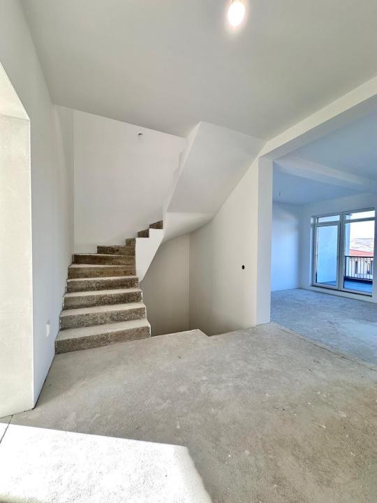 Duplex modern, 2 unități locative, 180 mp utili fiecare, teren 540mp, VIVO 