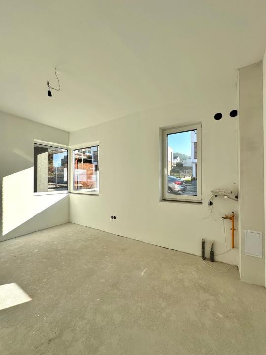 Duplex modern, 2 unități locative, 180 mp utili fiecare, teren 540mp, VIVO 