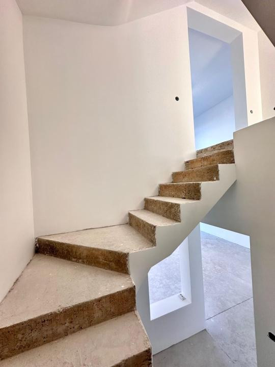 Duplex modern, 2 unități locative, 180 mp utili fiecare, teren 540mp, VIVO 
