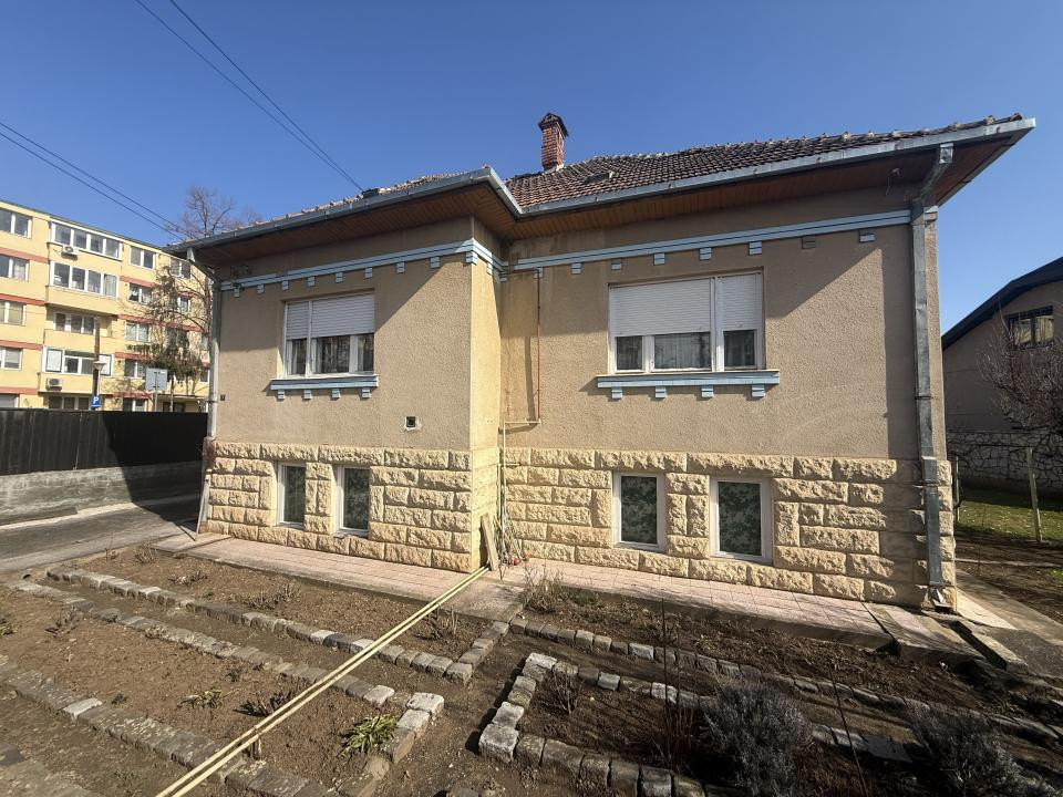 Casă individuală în Grigorescu, teren generos, deschidere amplă, TOP
