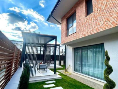 Casa tip quadruplex, 170mp utili, zona Parcului Poligon