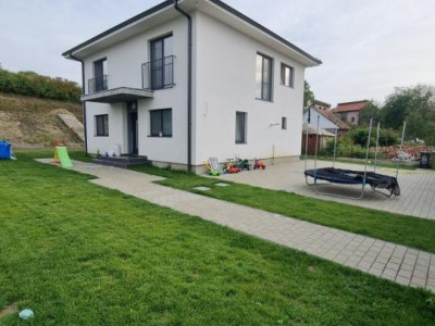 Casă unifamilială la cheie, Jucu de Sus, la 20 minute de Cluj-Napoca