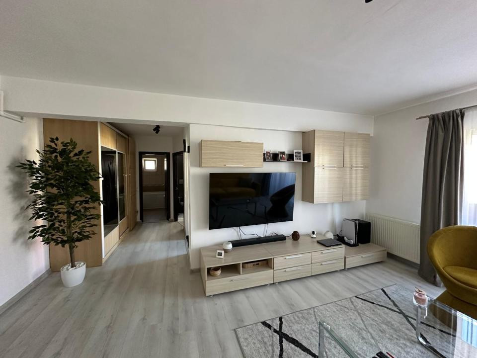 Apartament 2 camere 54mp Floresti - str Eroilor - parcare cu CF