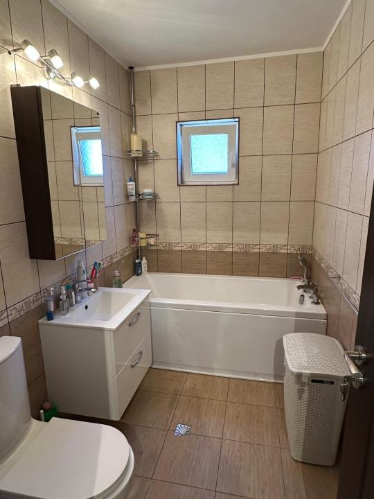 Apartament 2 camere 54mp Floresti - str Eroilor - parcare cu CF
