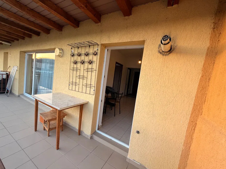 Apartament 1 camera de 32mp plus balcon 8mp , zona : Floresti Porii