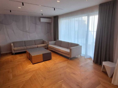 Apartament de lux cu 3 camere, pe două niveluri – Cartier Buna Ziua