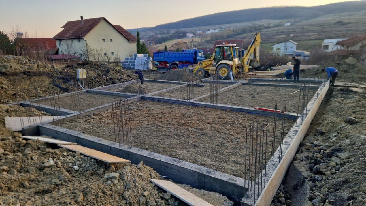 Comision 0% Casă modernă semifinisată la intrarea în Chinteni