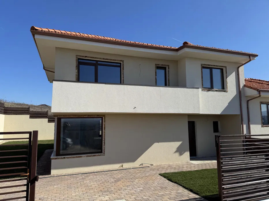 Casa cuplata/Duplex, 350mp teren, Dezmir