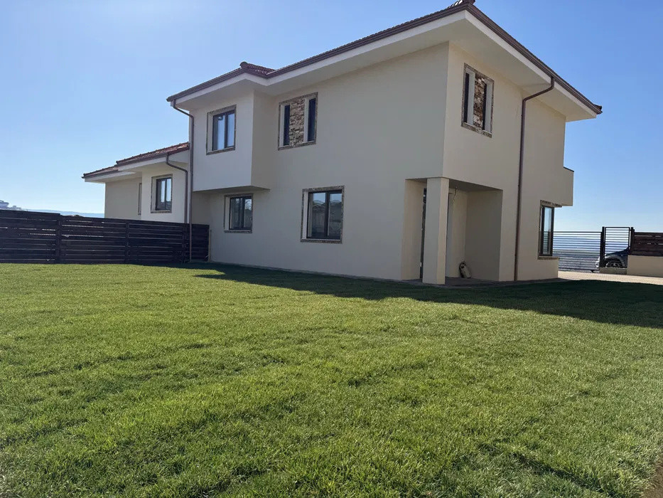 Casa cuplata/Duplex, 350mp teren, Dezmir