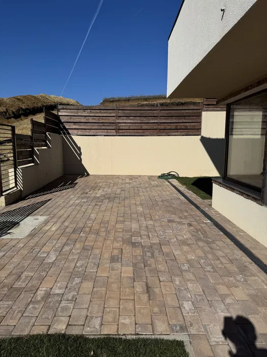 Casa cuplata/Duplex, 350mp teren, Dezmir