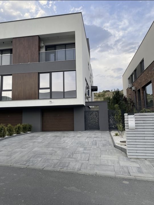 Duplex finisat de vânzare – Cartier Tineretului (Voroneț)