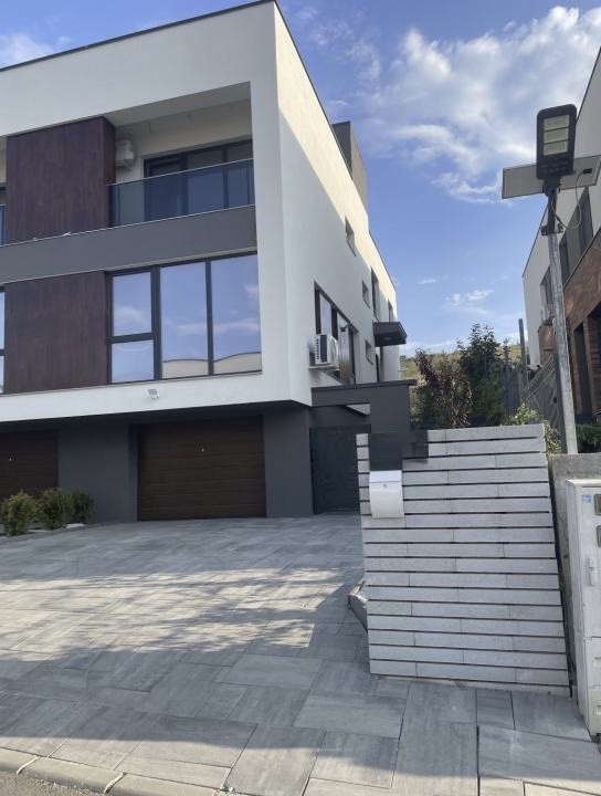 Duplex finisat de vânzare – Cartier Tineretului (Voroneț)