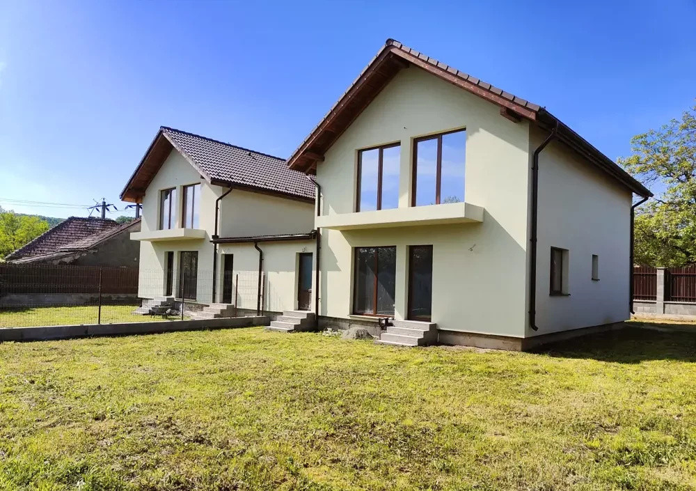 Duplex 4 camere, 380mp teren, Gilau