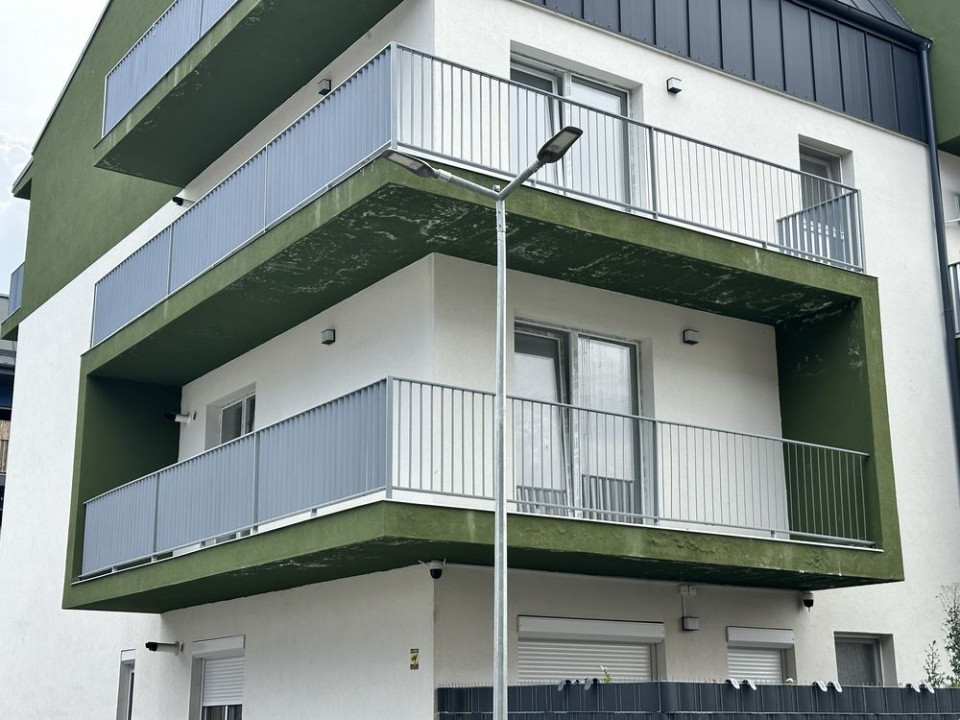 Apartament 3 camere  66m2 parcare.