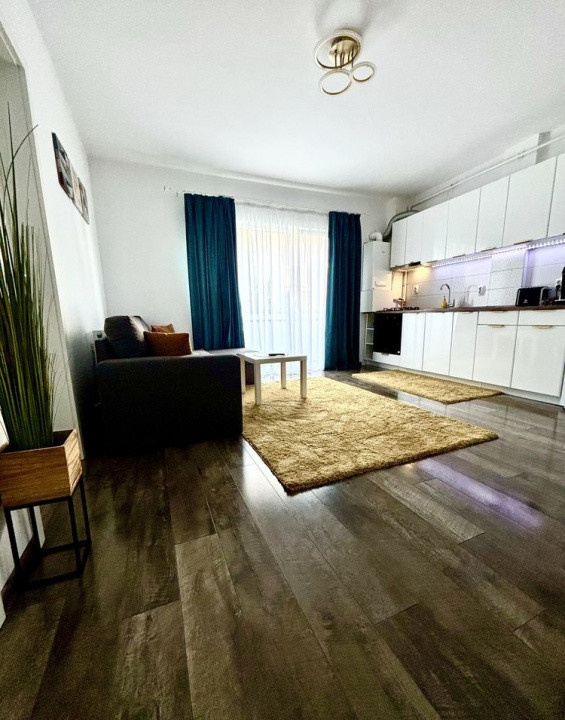 Vand apartament la cheie zona Teilor