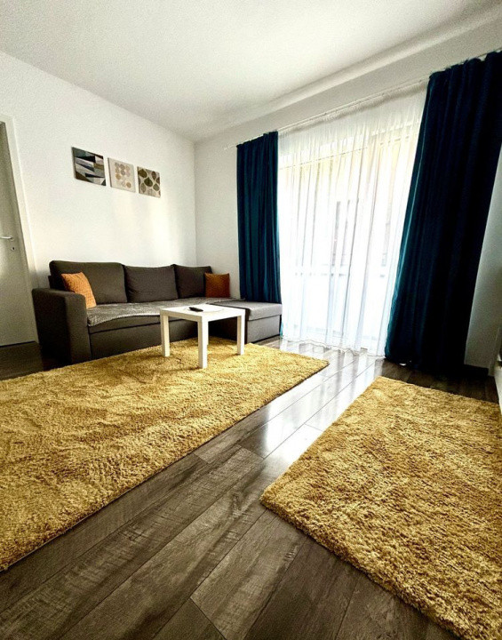 Vand apartament la cheie zona Teilor