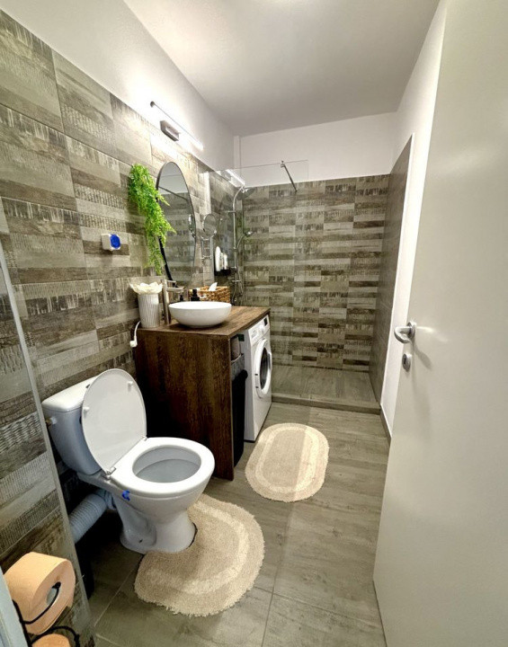 Vand apartament la cheie zona Teilor