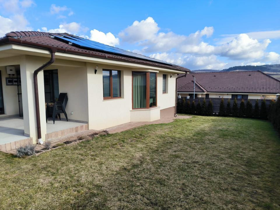 Casă modernă în Corușu – eficiență, confort și liniște