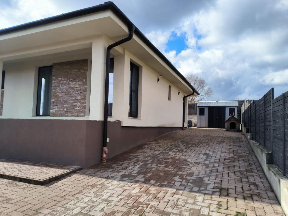 Casă modernă în Corușu – eficiență, confort și liniște