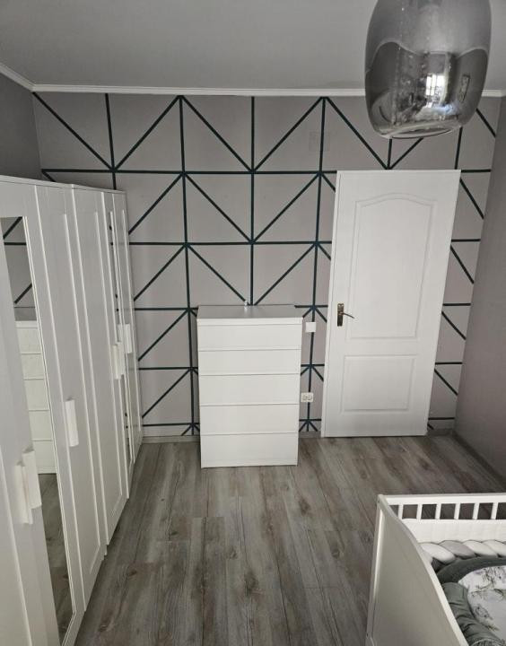 Apartament cu 2 camere la cheie , parcare zona Jisk.
