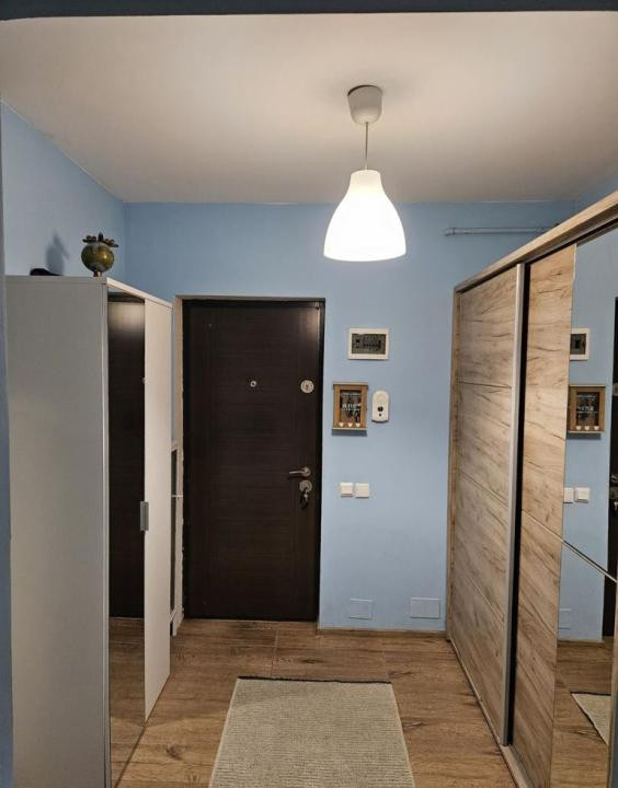 Apartament cu 2 camere la cheie , parcare zona Jisk.