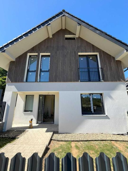 Casă individuală (2 unități locative) de vânzare în Sălicea, comuna Ciurila 