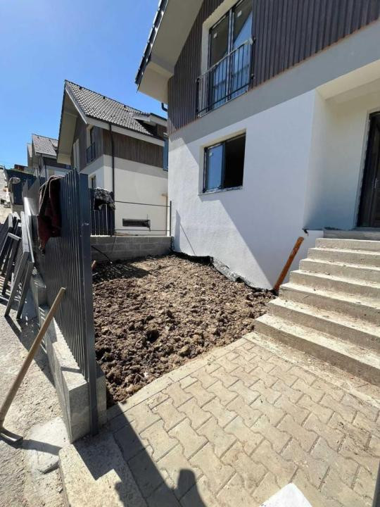 Casă individuală (2 unități locative) de vânzare în Sălicea, comuna Ciurila 