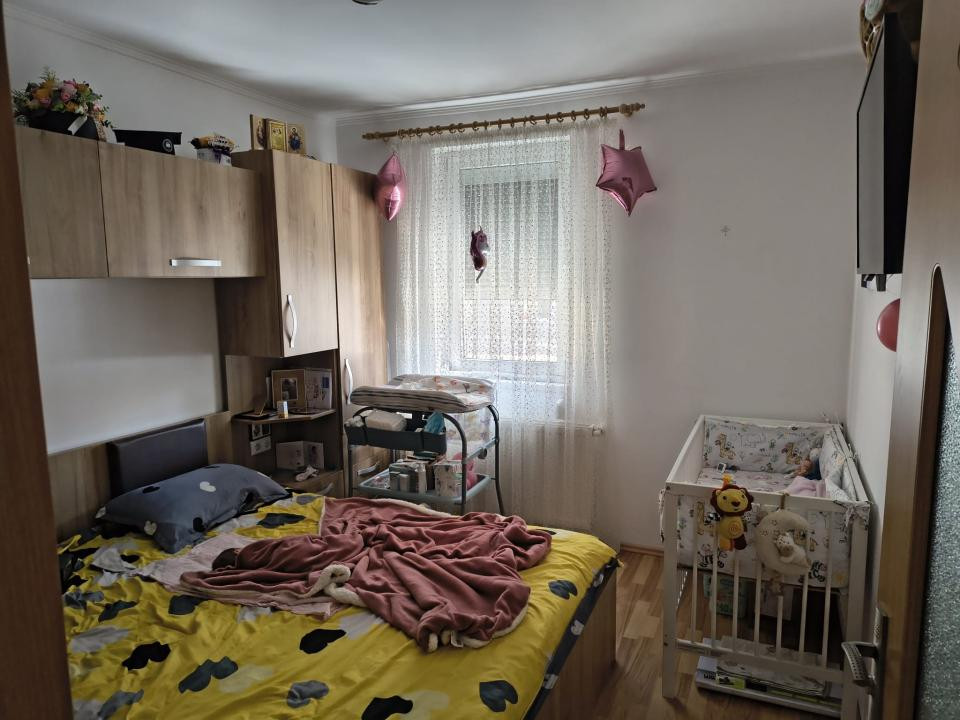 Apartament 3 camere semidecomandat, 49 mp, parter, Baciu + parcare inclusă