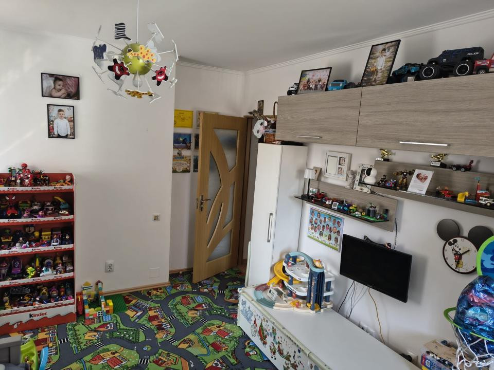 Apartament 3 camere semidecomandat, 49 mp, parter, Baciu + parcare inclusă